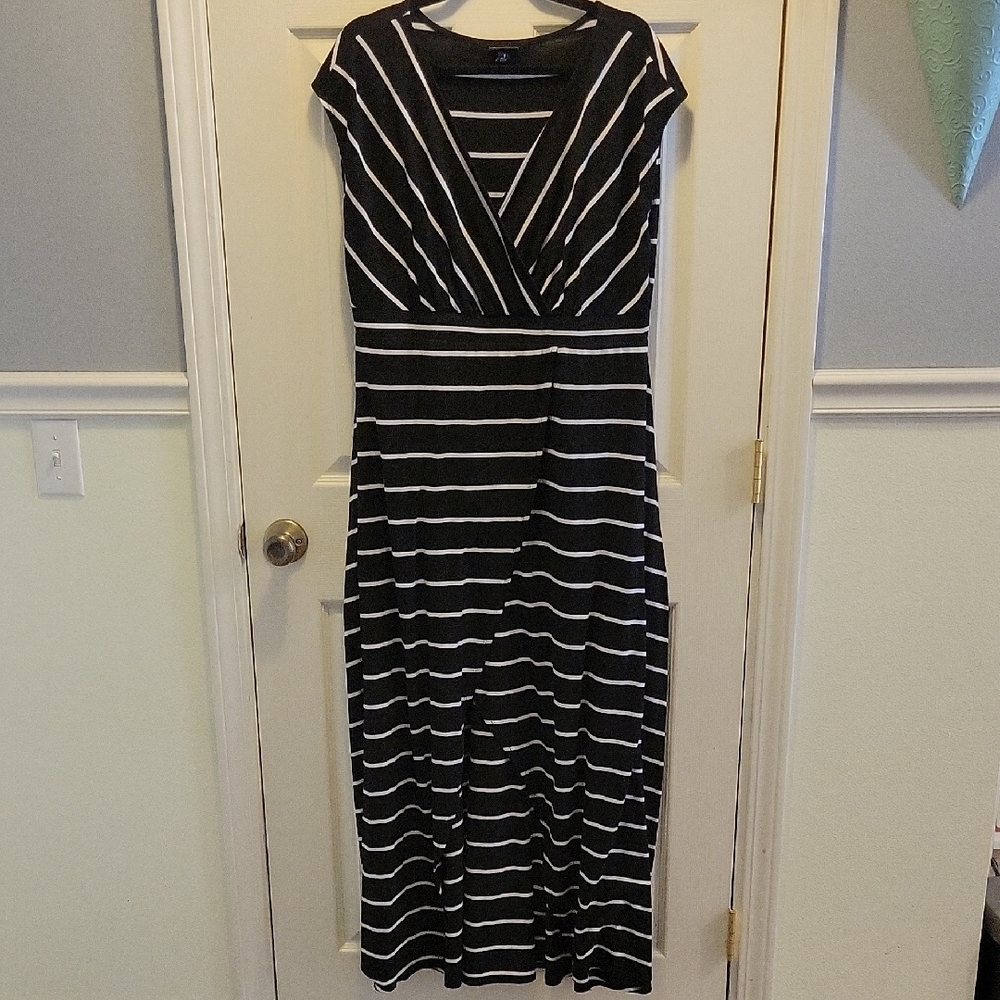 Torrid Size 1 Black and White Striped Dress